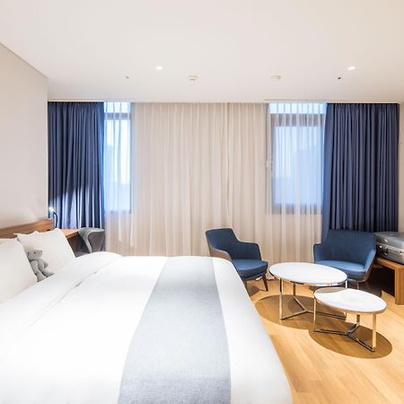 Ibis Ambassador Suwon Hotell Eksteriør bilde