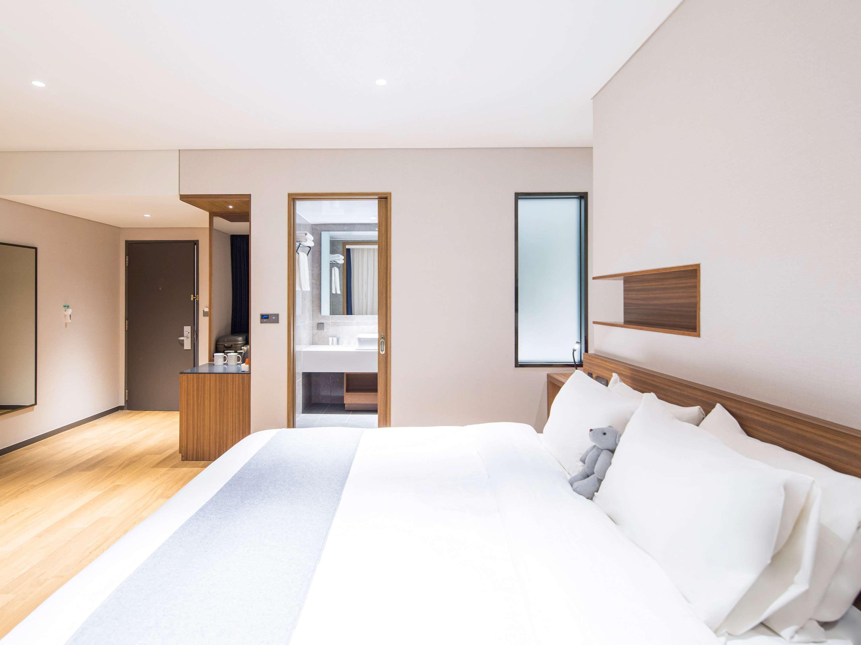 Ibis Ambassador Suwon Hotell Eksteriør bilde